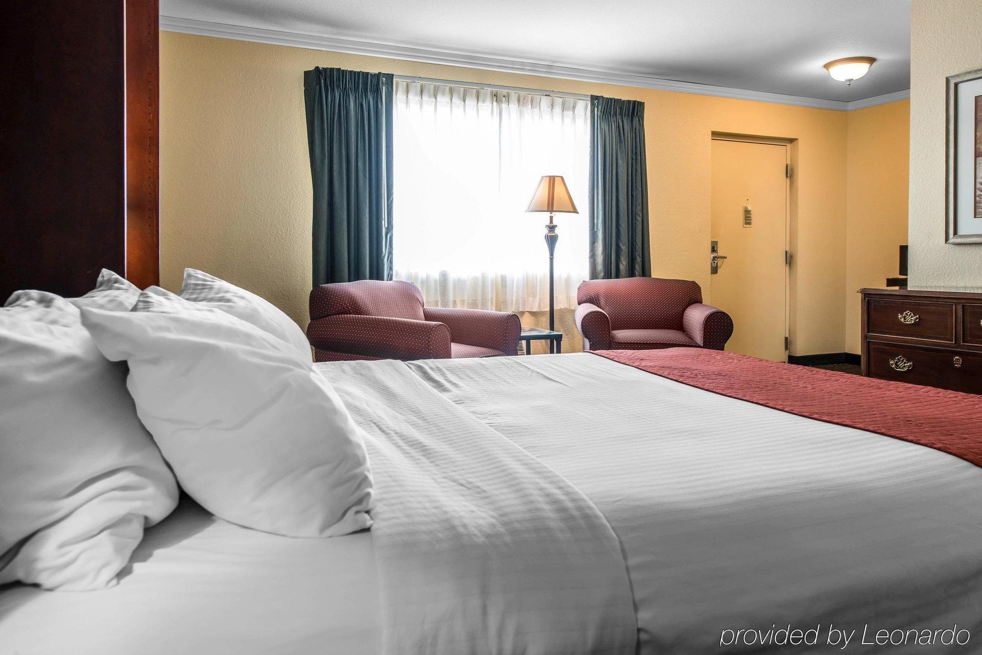 Travelodge By Wyndham Hotel 2*